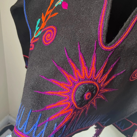 RARE Vintage 1960s Handmade Embroidered Wool Pullover Jacket - Picture 3 of 6